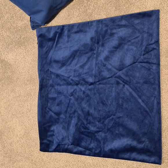 NWOT Set of Two Royal Navy Velvet Small Cushions - Picture 2 of 3